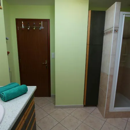شقة Vosgien Au Calme Avec Internet Et Jardin, Ideal Pour Familles - Fr-1-589-207